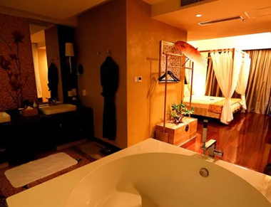 上海长宁养生会所的黄昏恋：当爱情遇上八十岁